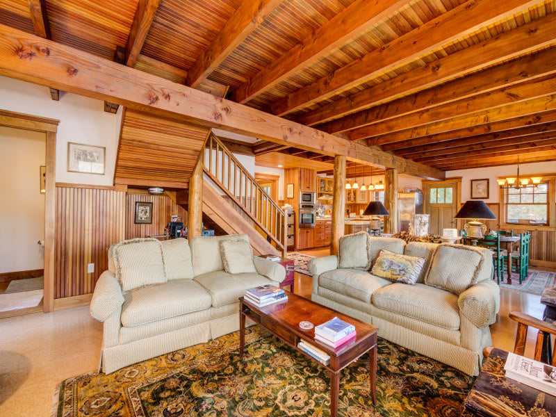 Acadia Lodge