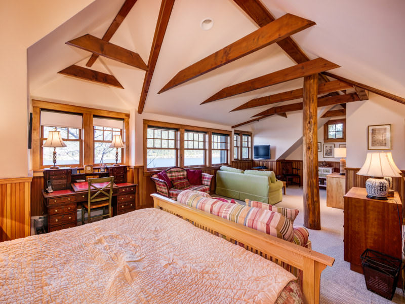 Acadia Lodge