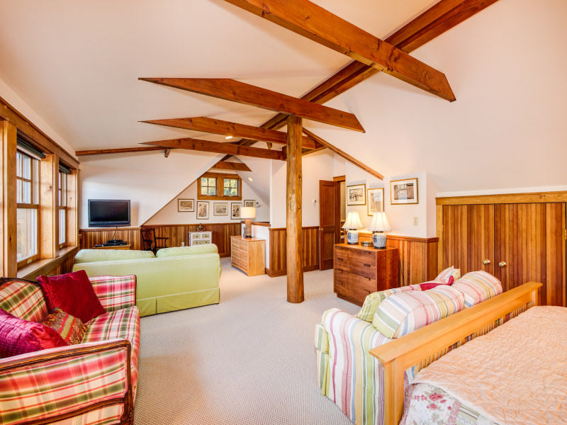 Acadia Lodge