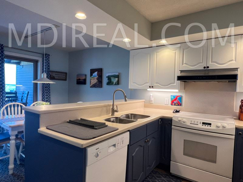 Harbor Breeze at Western Way #9